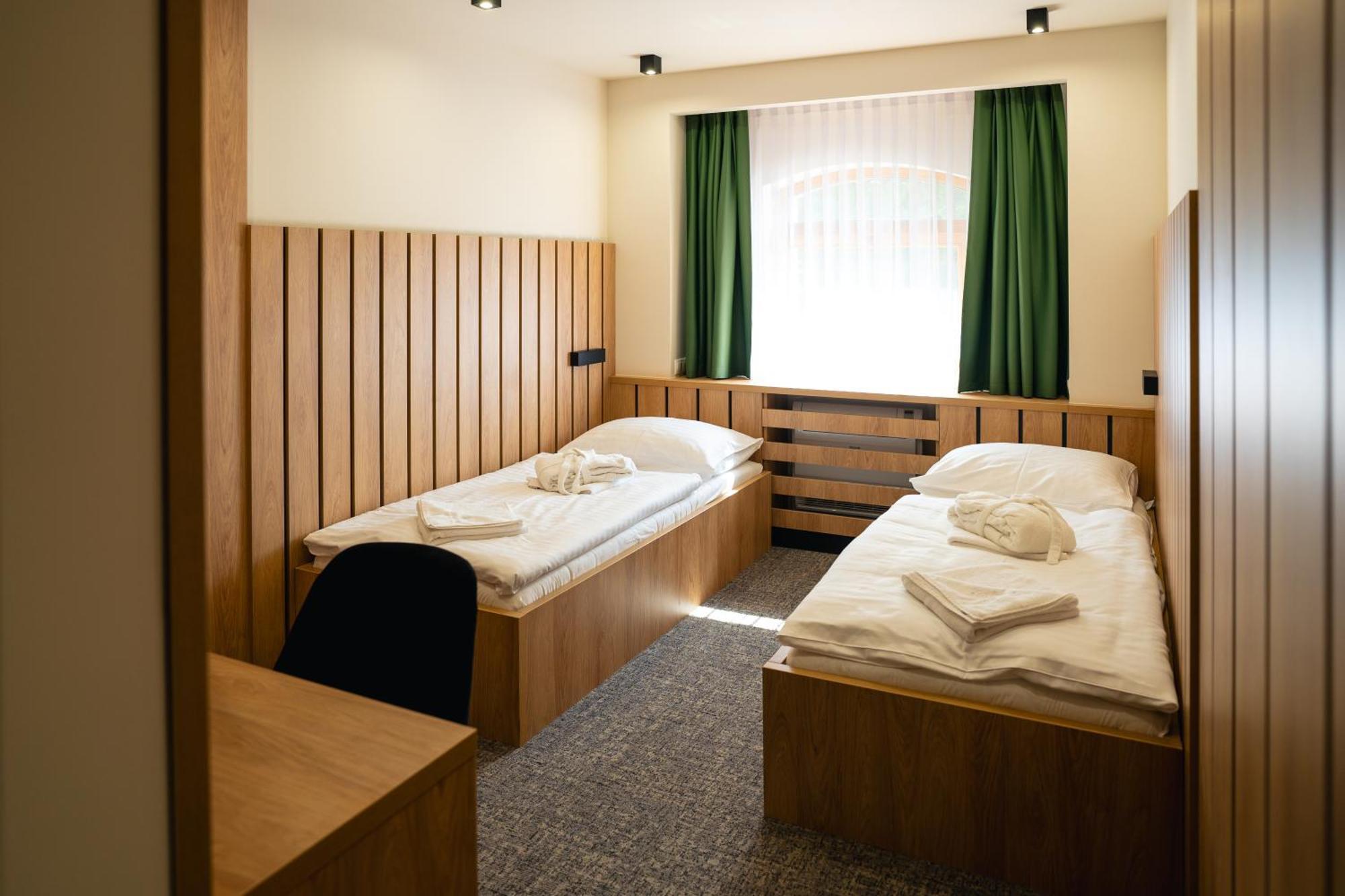 Hunor Hotel Es Etterem Vásárosnamény Cameră foto